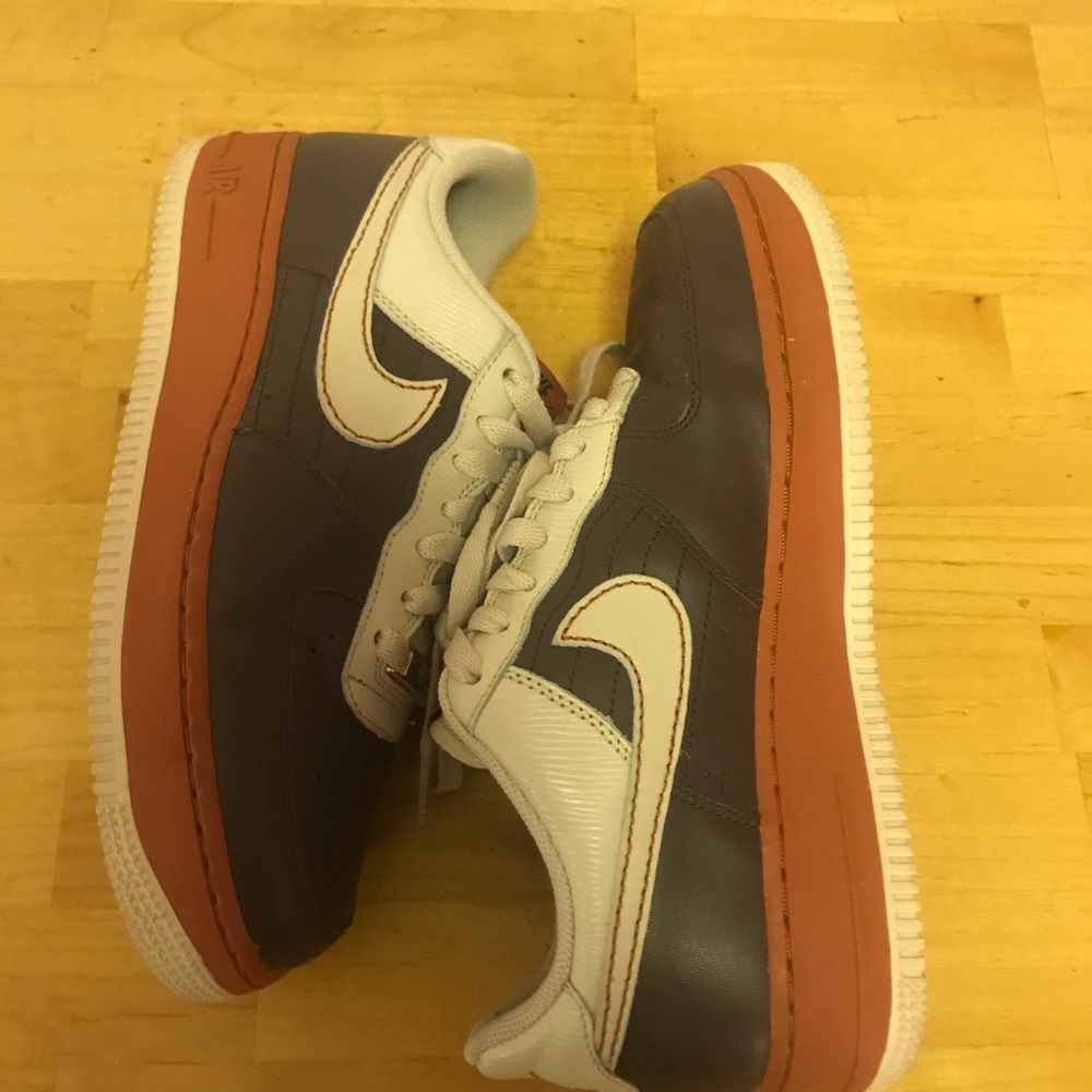 WMNS Nike Air Force 1 ‘07 “Dark Cinder” Sz 8 - Picture 3 of 3